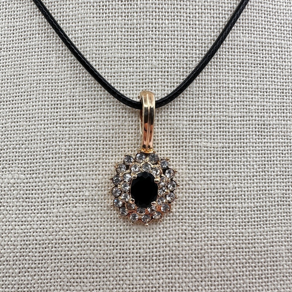 Vintage 90s Gold Tone Black Onyx Glass Halo Pendant Necklace Minimalist Boho